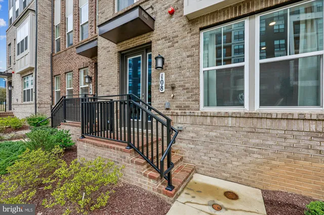 $925,000 | 108 Salinger Drive, Gaithersburg, MD 20878