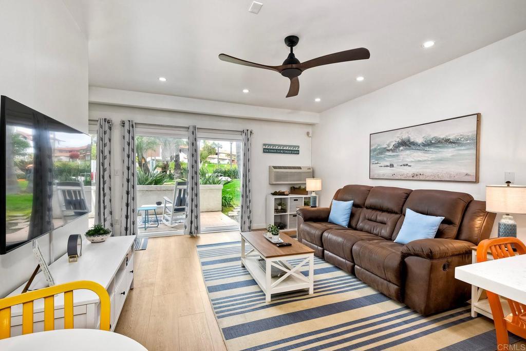 2003 Costa Del Mar Road, Unit 663 Carlsbad, CA 92009 - Photo 5 of 29 Living Room