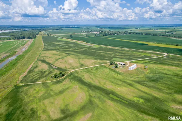 $1,155,000 | 2 Highway 146, McClure, IL 62957