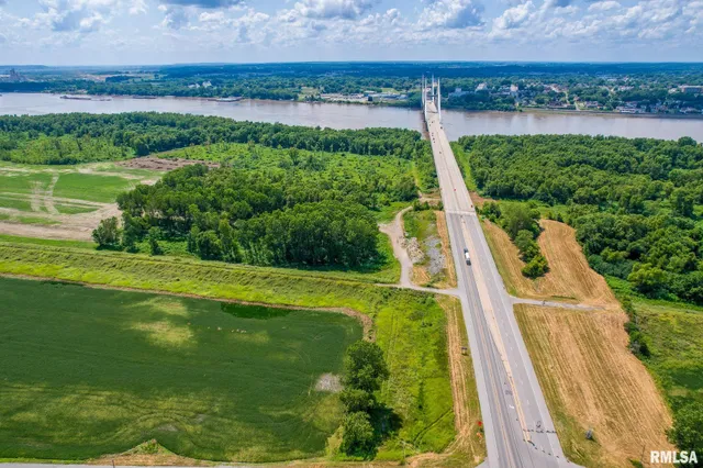 $1,155,000 | 2 Highway 146, McClure, IL 62957