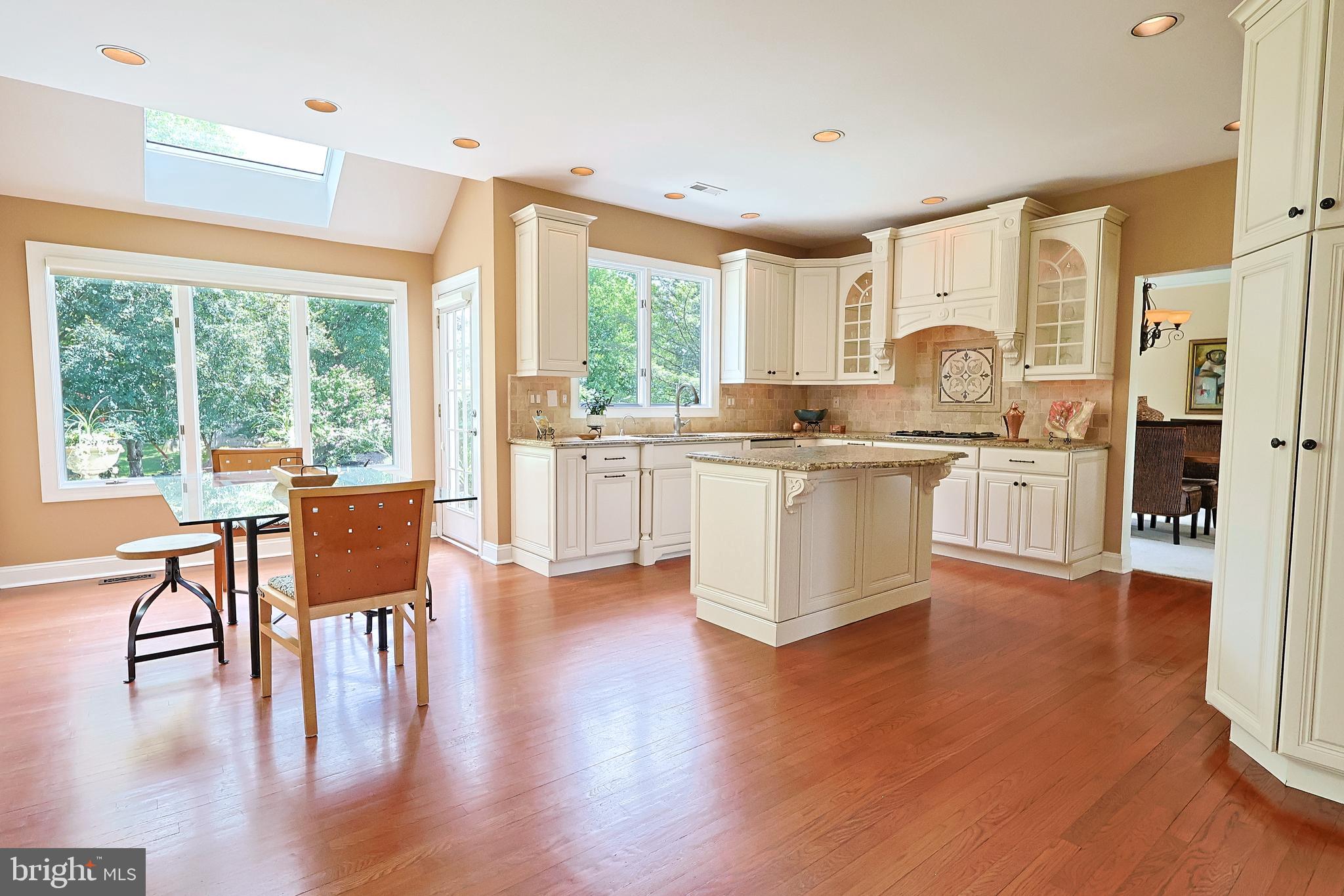 22 Pheasant Run Road New Hope, PA 18938 - Photo 11 of 40 Chef's Eat-In Kitchen