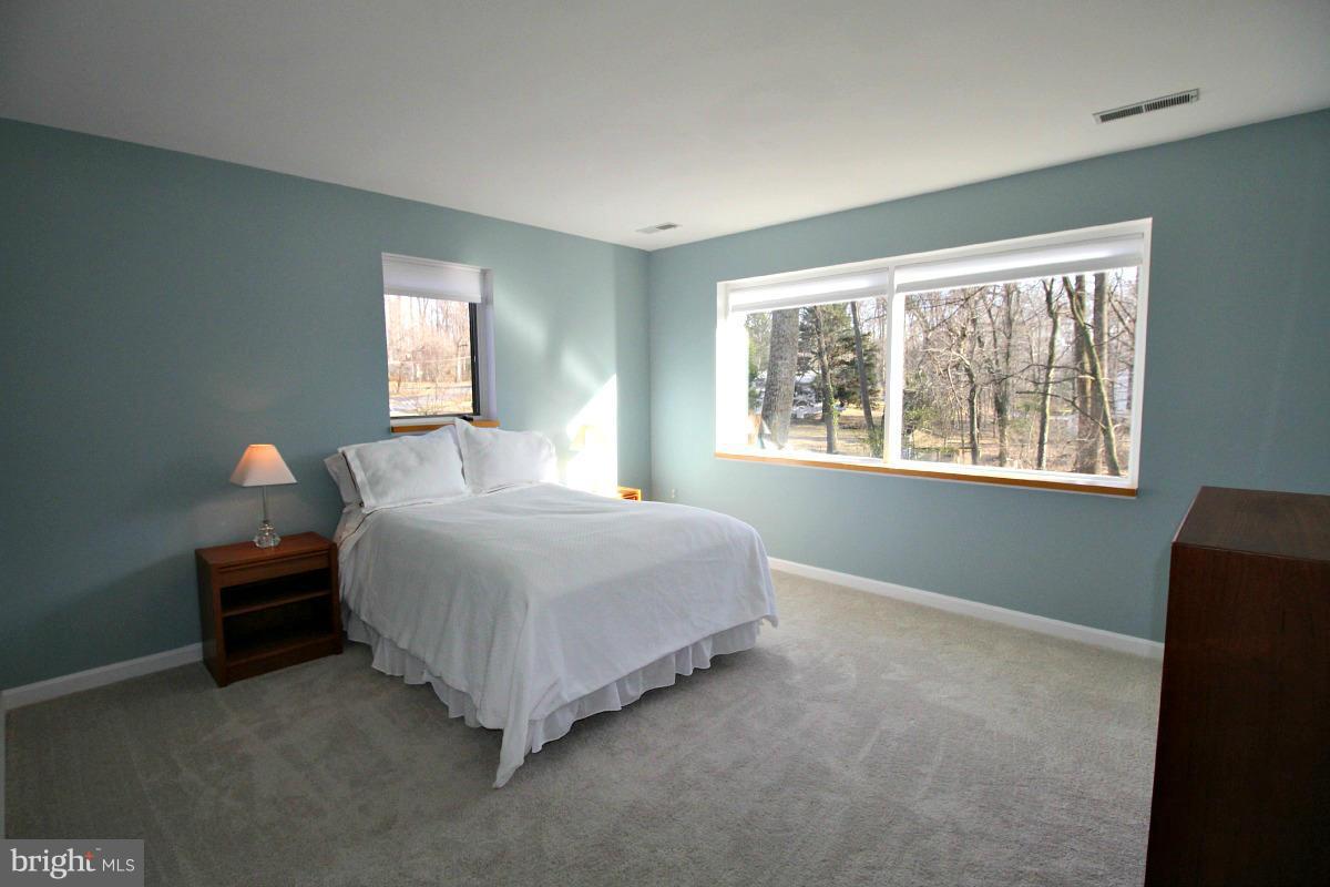 2566 Babcock Road Vienna, VA 22181 - Photo 18 of 27 Bedroom 2
