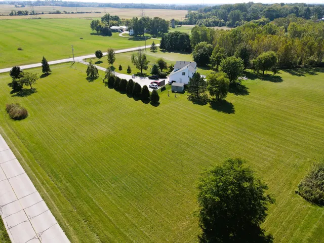 $799,900 | 10880 West 7 Mile Road, Raymond, WI 53126