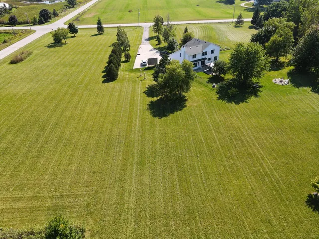 $799,900 | 10880 West 7 Mile Road, Raymond, WI 53126