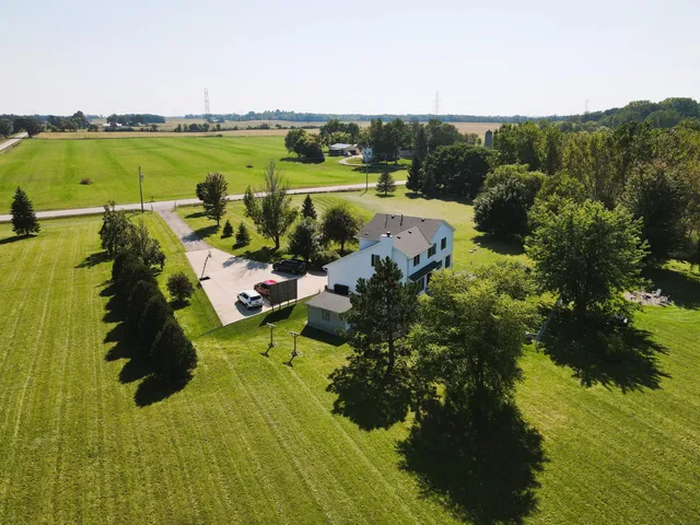 $799,900 | 10880 West 7 Mile Road, Raymond, WI 53126