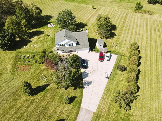 $799,900 | 10880 West 7 Mile Road, Raymond, WI 53126