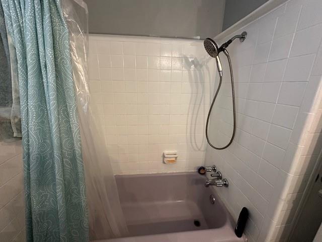 175 Ridgecrest Drive Northwest Calhoun, GA 30701 - Photo 13 of 17 a bathroom with a shower