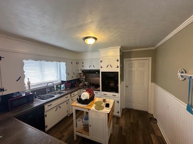 175 Ridgecrest Drive Northwest Calhoun, GA 30701 - Photo 8 of 17 a kitchen that has a sink and a stove