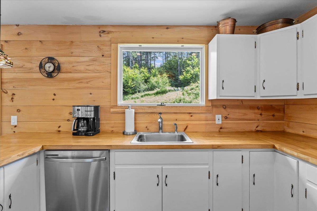 5879 Randolph Road Morristown, VT 05661 - Photo 13 of 42