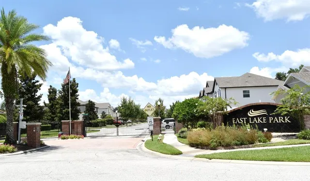 a view of a house with entertaining space