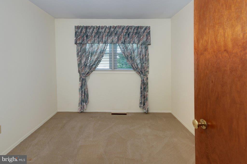 15 Rene Carr Street Elkton, MD 21921 - Photo 14 of 19 No Town Taxes- New Roof in 2012