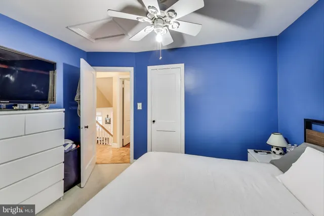 a picture of a bench in a bathroom