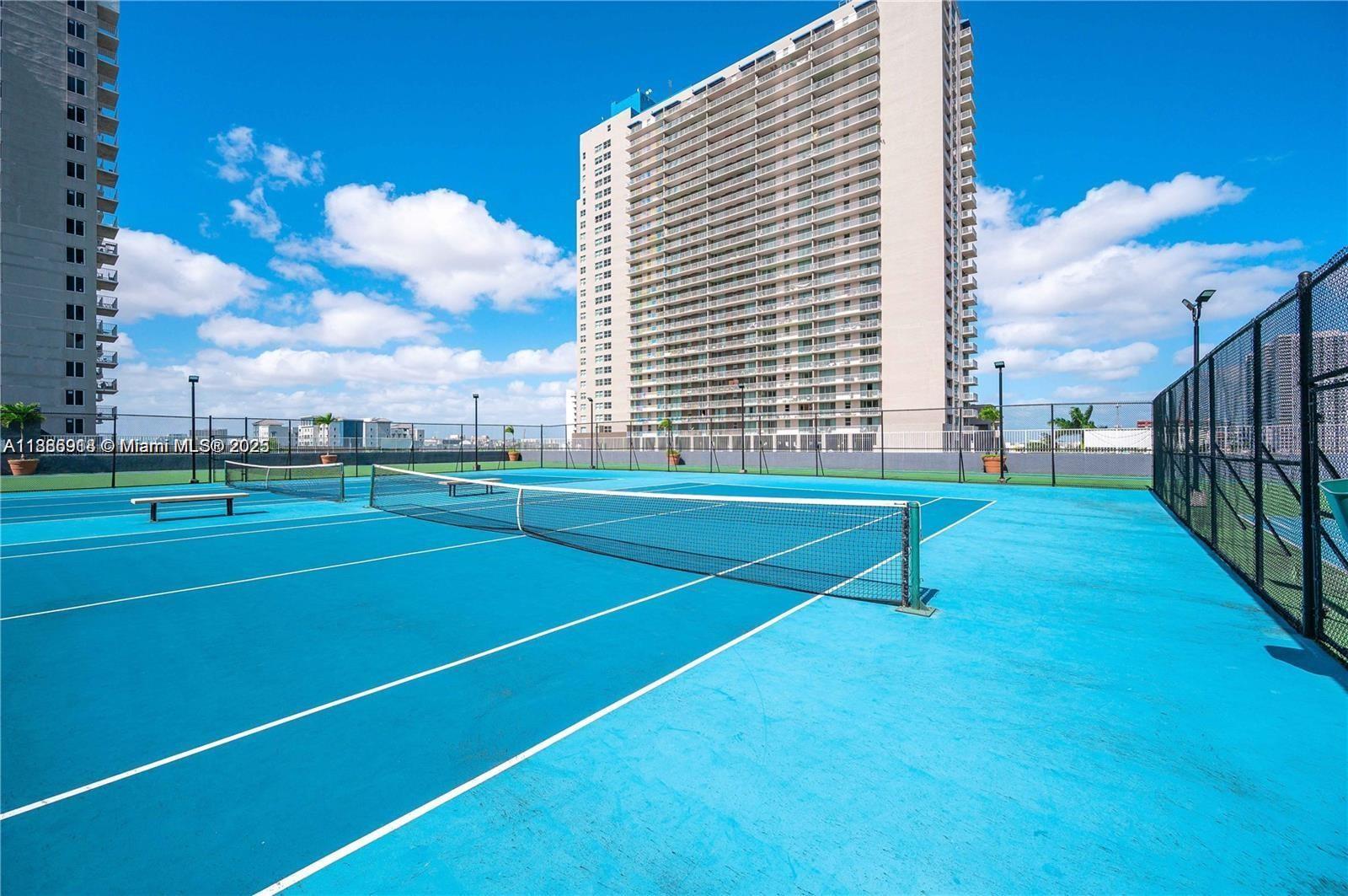 850 North Miami Avenue, Unit W305 Miami, FL 33136 - Photo 26 of 27 a view of a tennis court