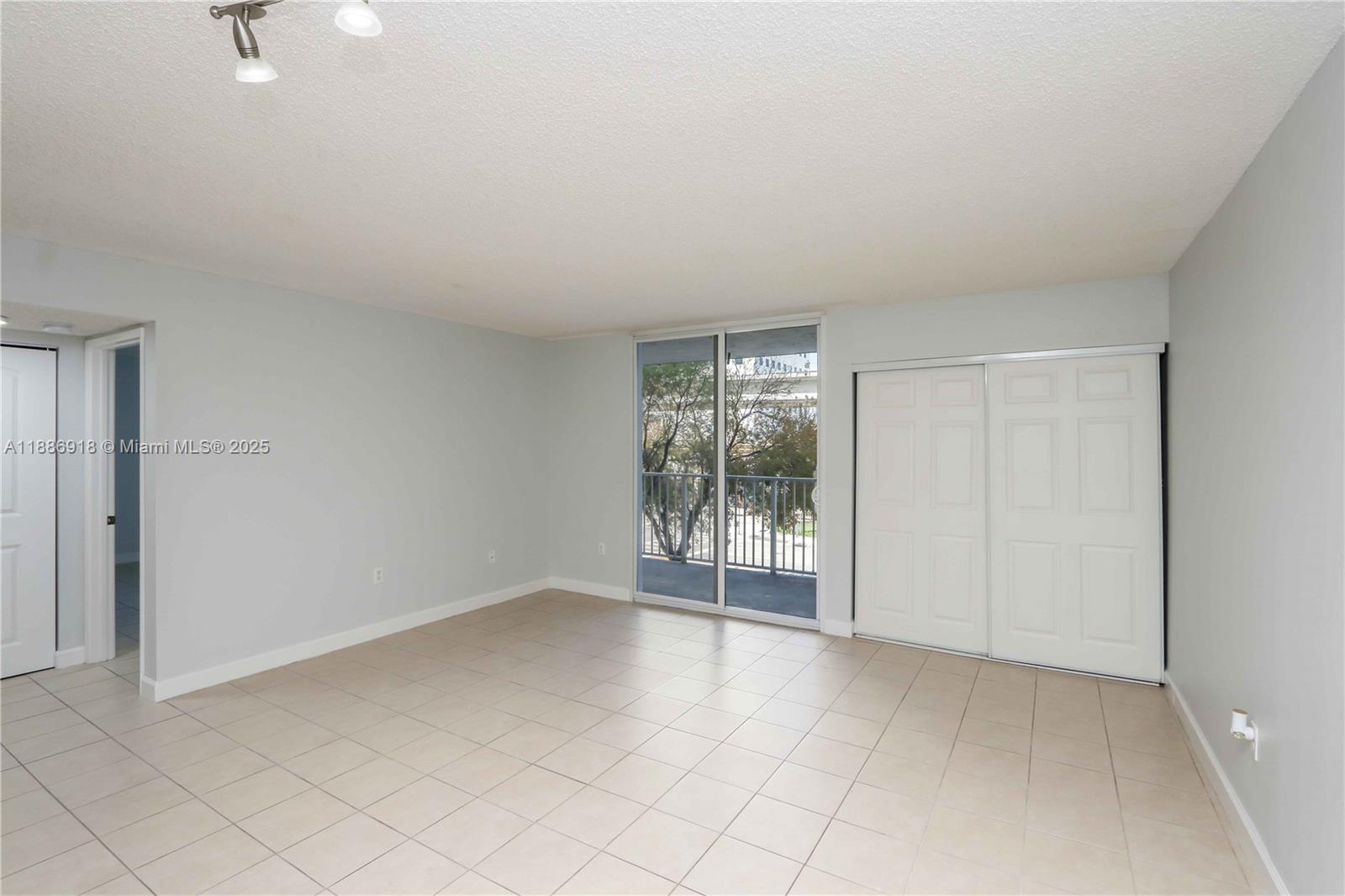 850 North Miami Avenue, Unit W305 Miami, FL 33136 - Photo 5 of 27 wooden floor in a room