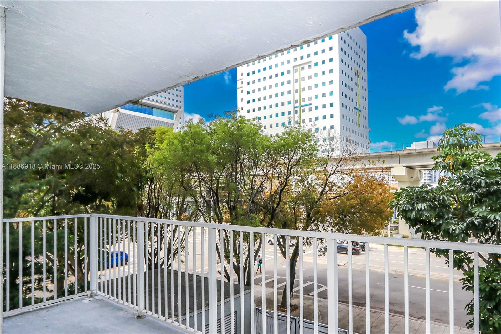 850 North Miami Avenue, Unit W305 Miami, FL 33136 - Photo 7 of 27 a view of a roof deck