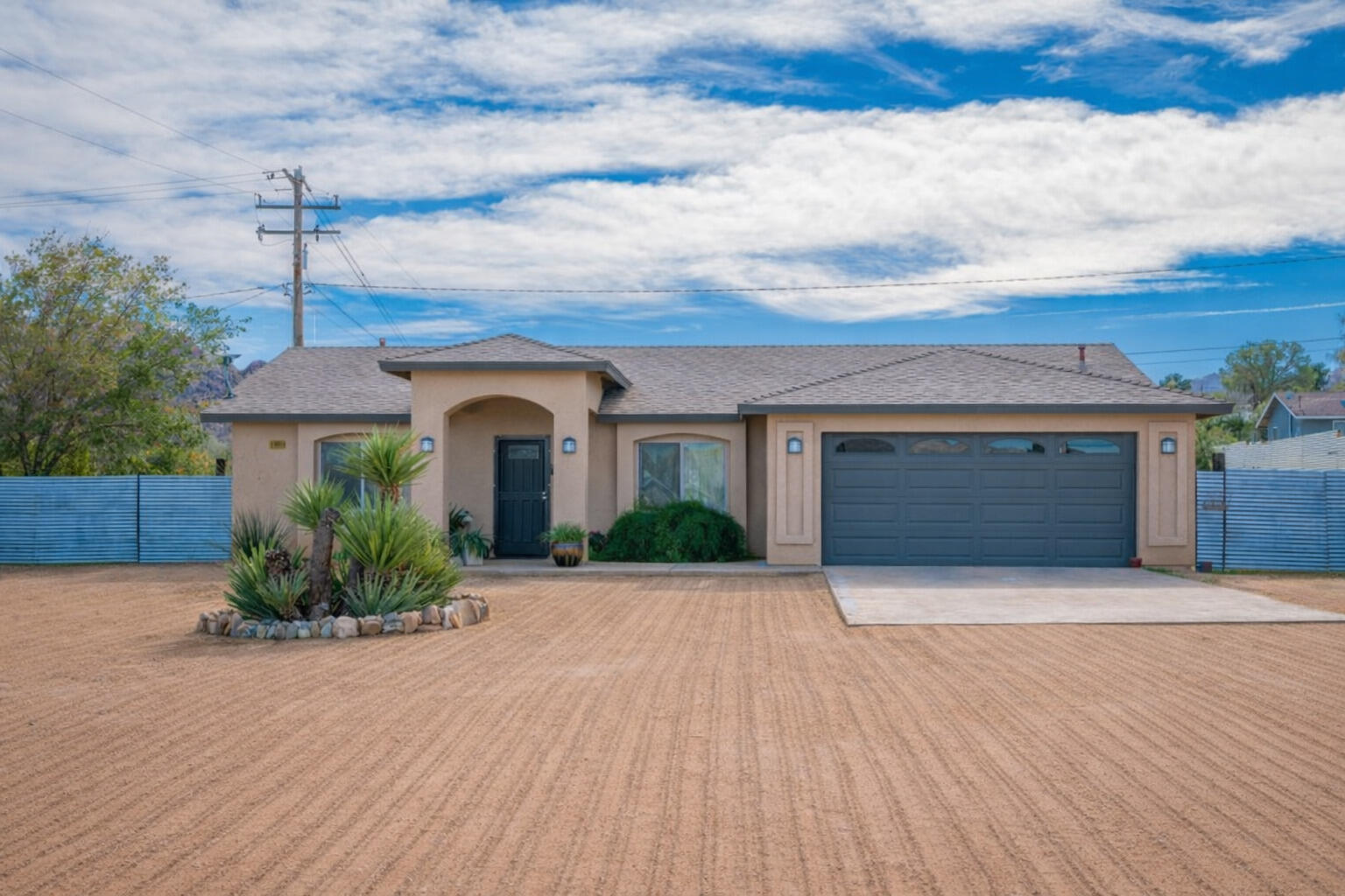 61869 Grand View Circle Joshua Tree, CA 92252 - Photo 34 of 34 Exterior front close up