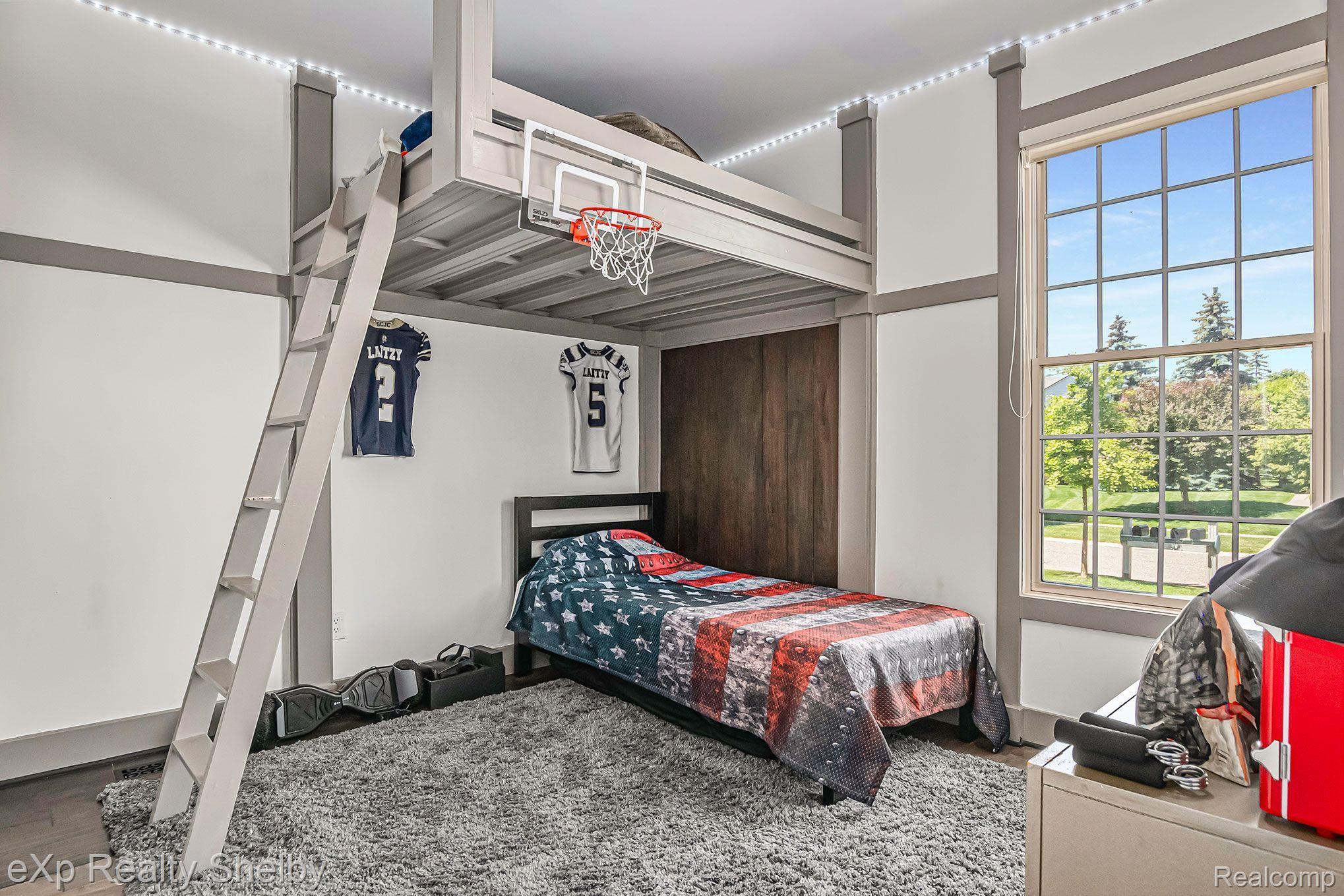 1370 Copper Circle Rochester, MI 48306 - Photo 6 of 32 Gallery Image 6