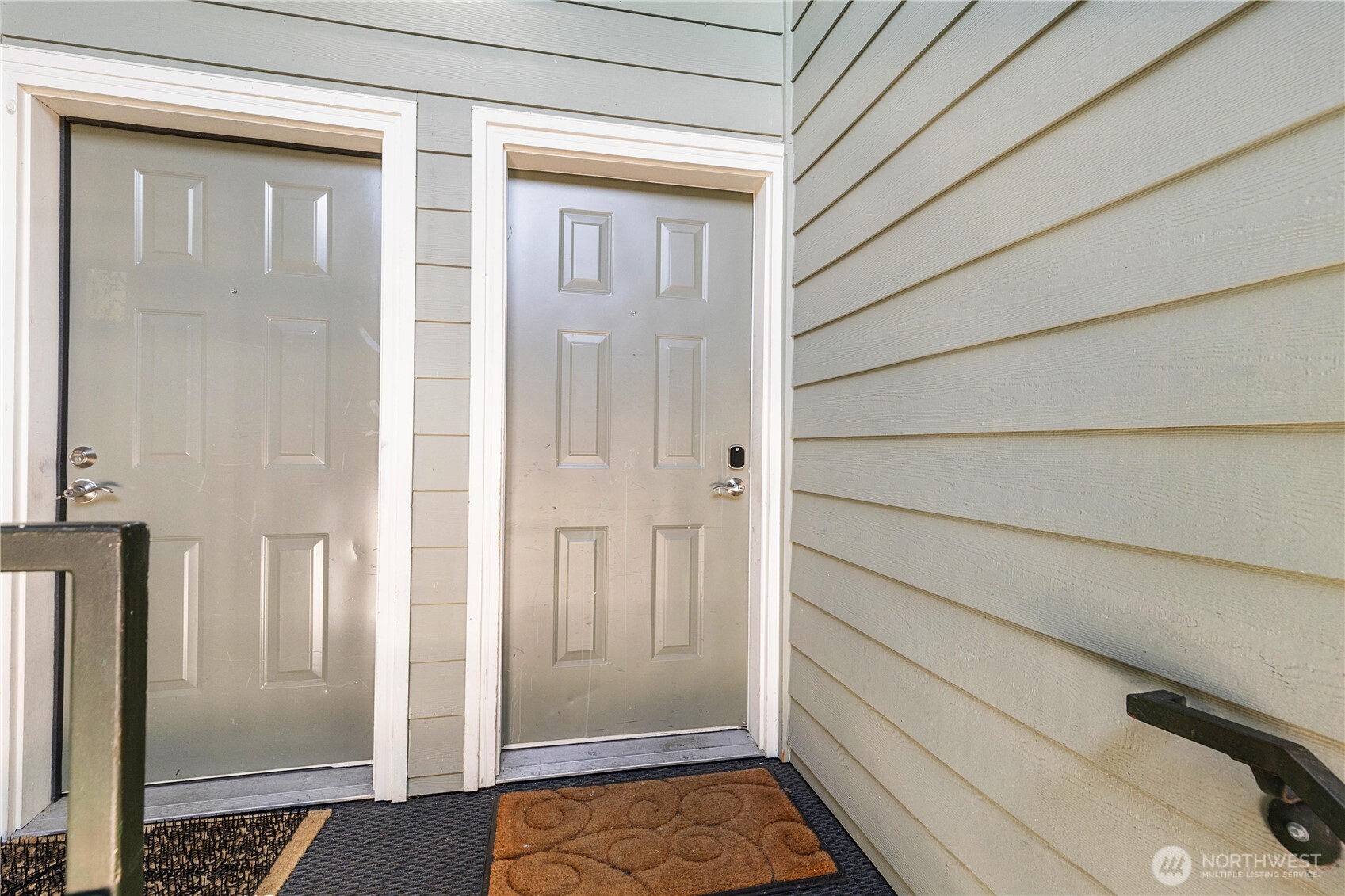 755 5th Avenue Northwest, Unit D202 Issaquah, WA 98027 - Photo 3 of 25 a view of front door