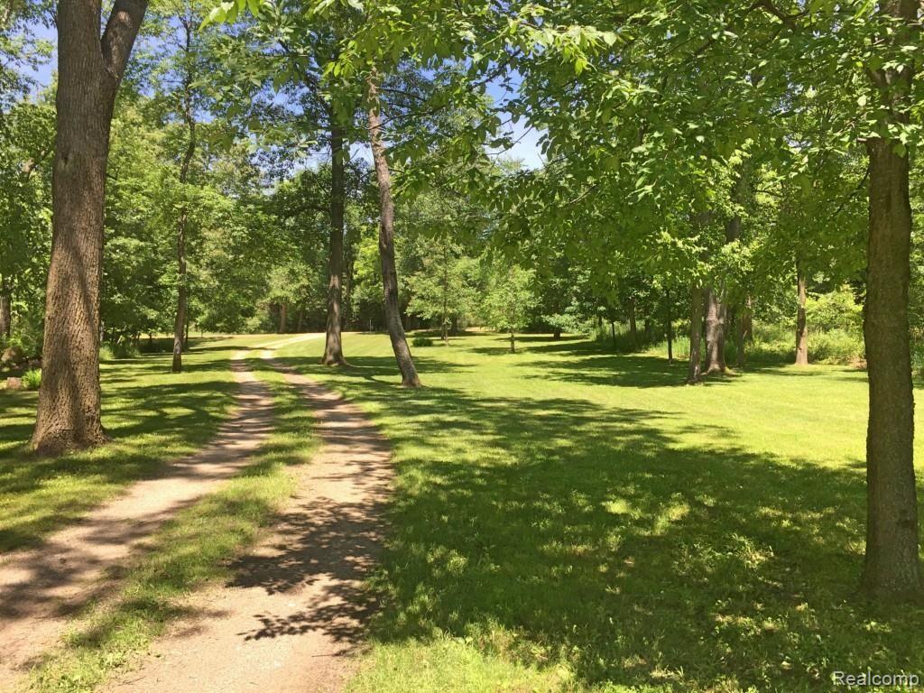 3560 Sutton Road Dryden, MI 48428 - Photo 41 of 41 Sutton driveway.jpg