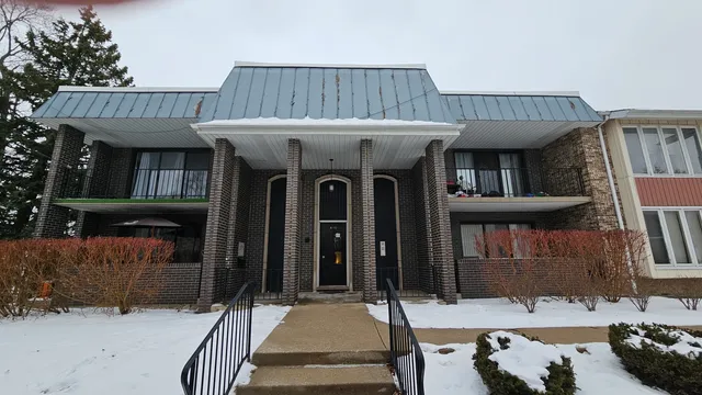 $224,900 | 4115 West 98th Street, Unit C, Oak Lawn, IL 60453