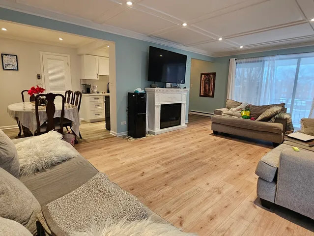 $224,900 | 4115 West 98th Street, Unit C, Oak Lawn, IL 60453