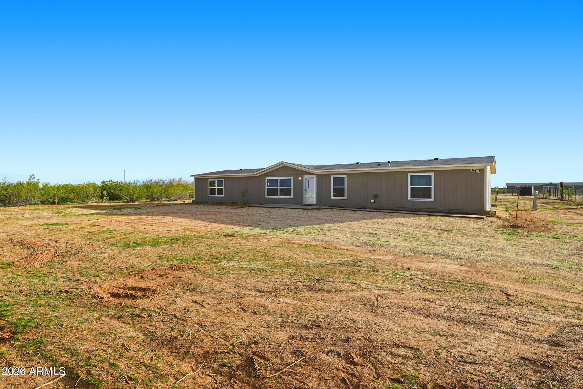 10567 North Dogwood Road Florence, AZ 85132 - Photo 25 of 28 a big room with an ocean view