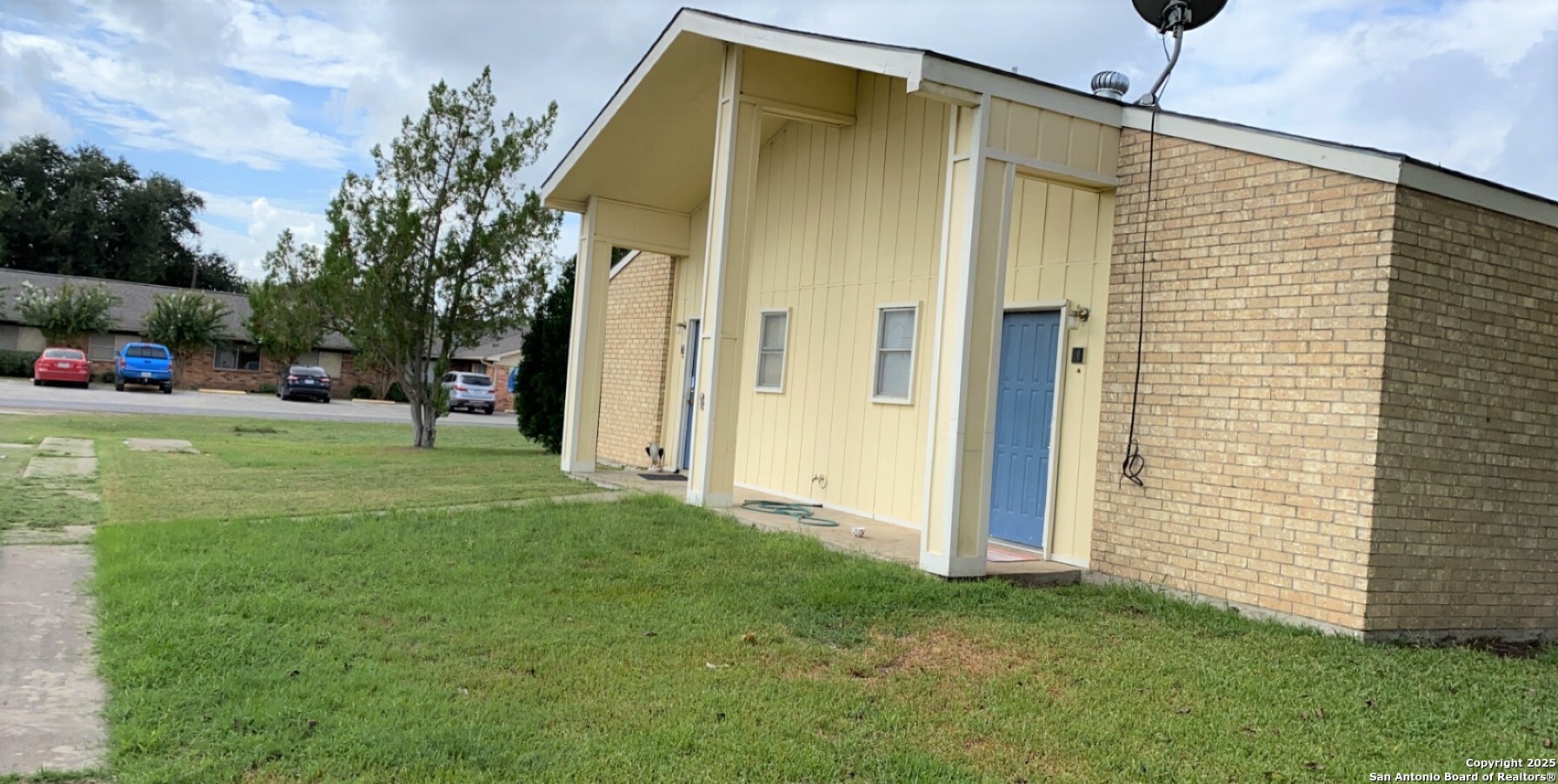 657 4th, Unit 13 Yorktown, TX 78164 - Photo 4 of 4