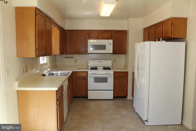 $2,300 | 10742 Brice Court, Fredericksburg, VA 22407