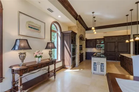 $6,950,000 | 200 South Golf Drive, Naples, FL 34102