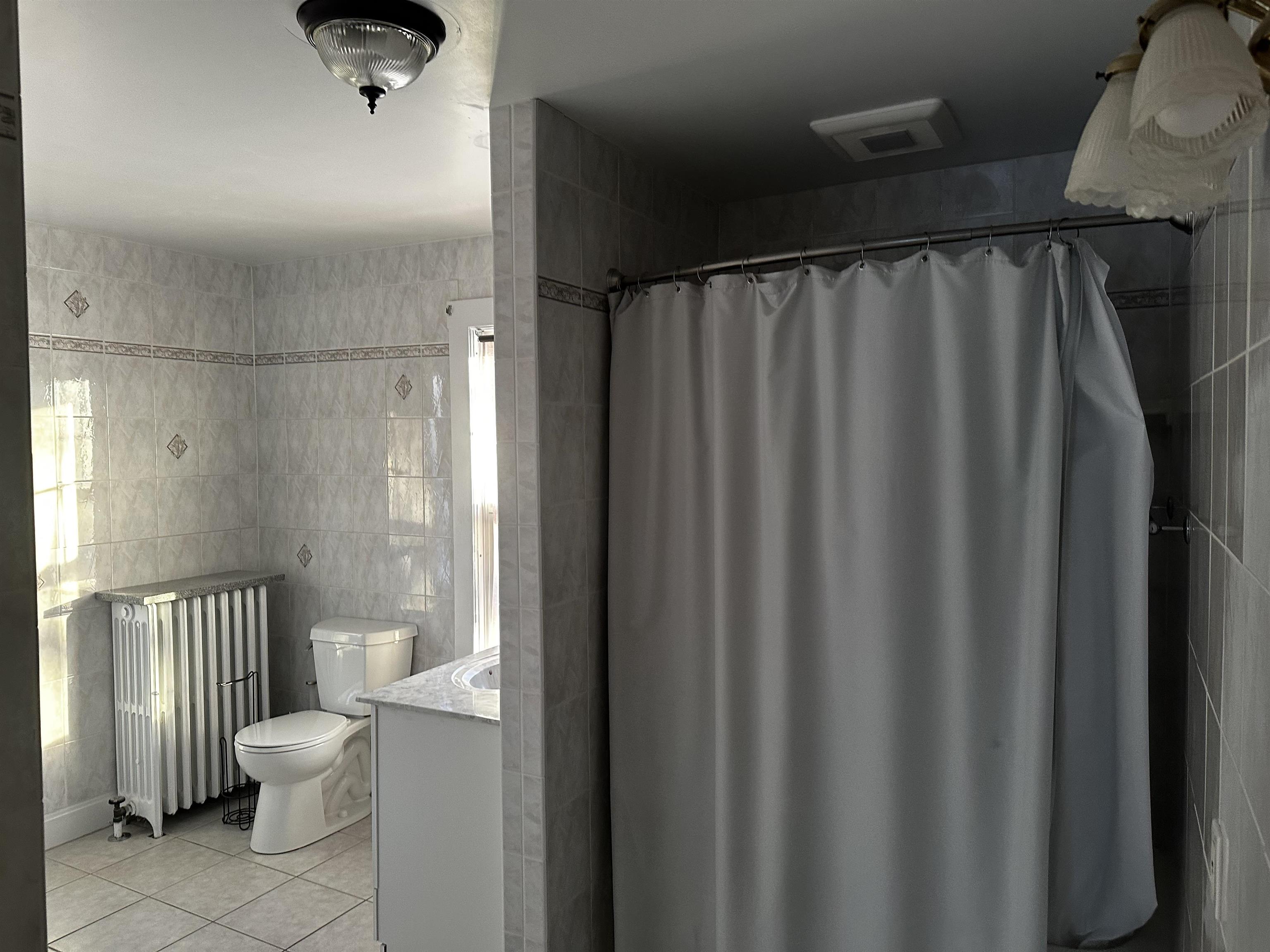 436 Maple Street Burlington, VT 05401 - Photo 12 of 23