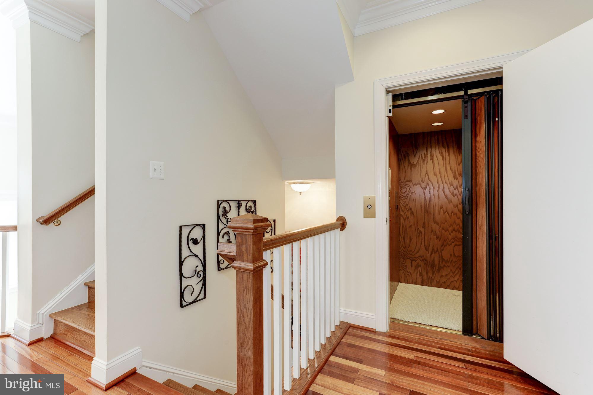 2024 Beacon Heights Drive Reston, VA 20191 - Photo 4 of 20 Interior (General)