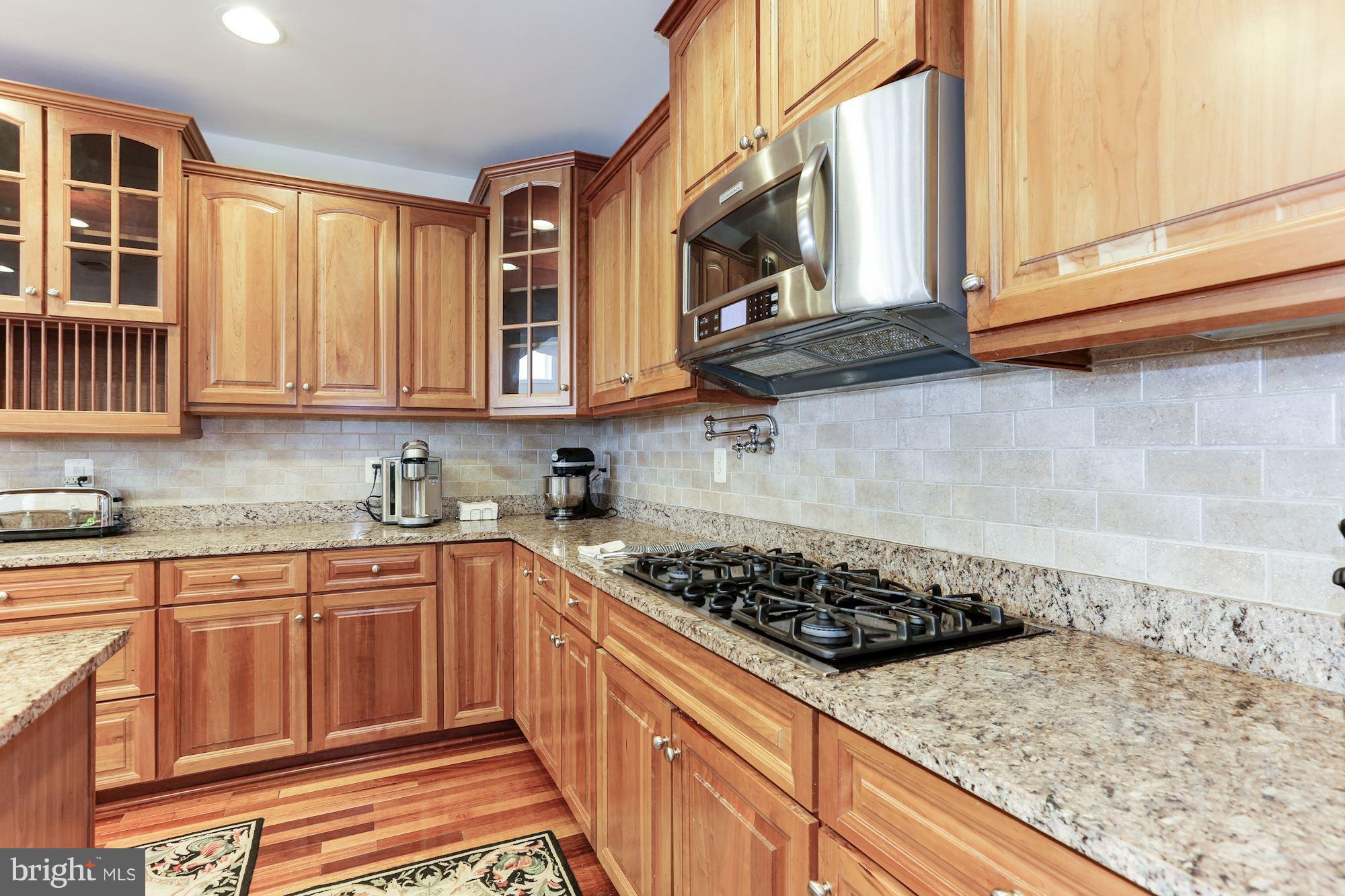 2024 Beacon Heights Drive Reston, VA 20191 - Photo 8 of 20 Kitchen