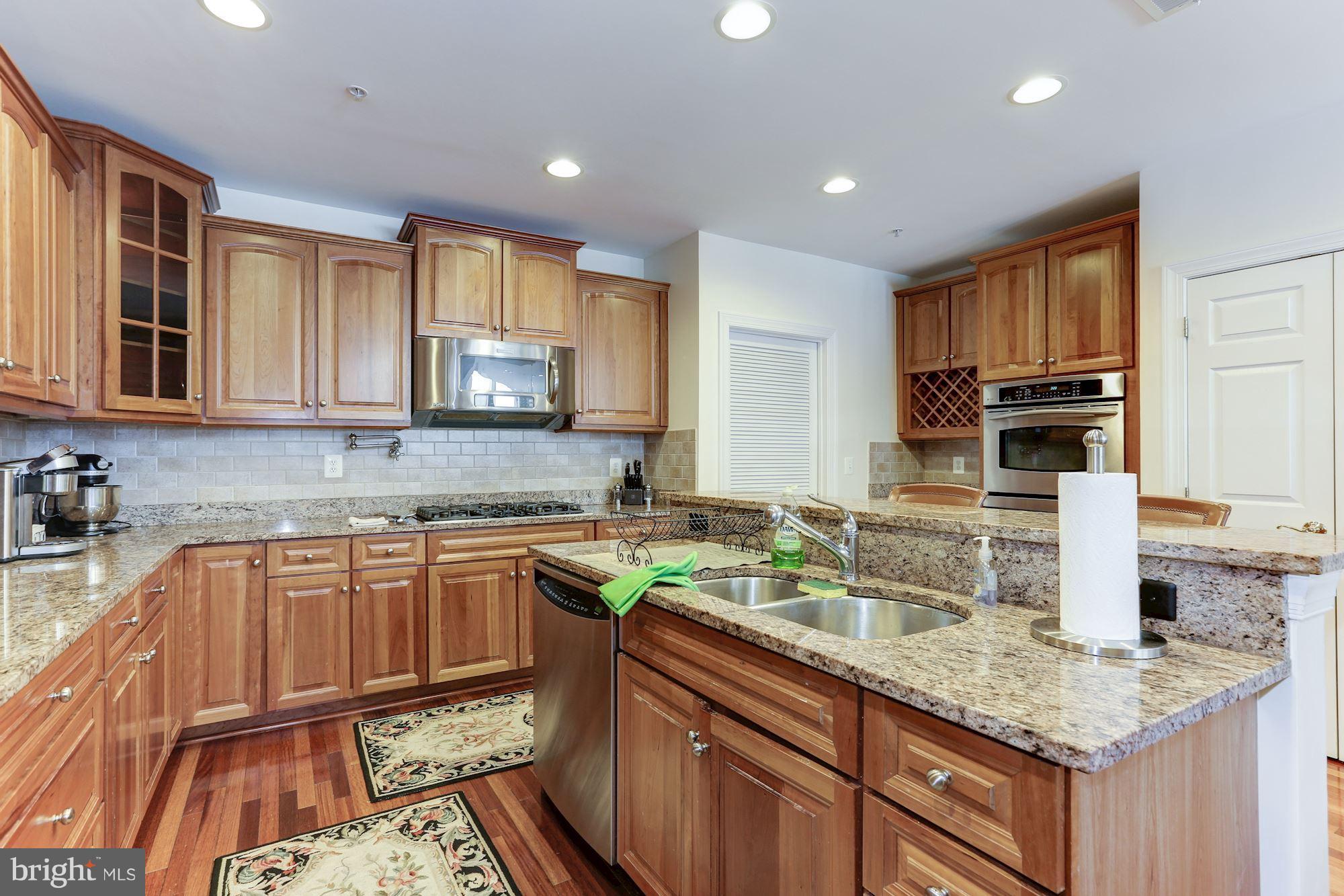2024 Beacon Heights Drive Reston, VA 20191 - Photo 9 of 20 Kitchen