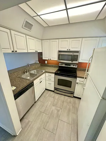 $1,499 | 123 West End Place, Nashville, TN 37205