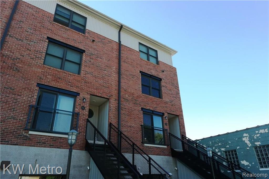 686 West Eleven Mile Road Royal Oak, MI 48073 - Photo 1 of 25