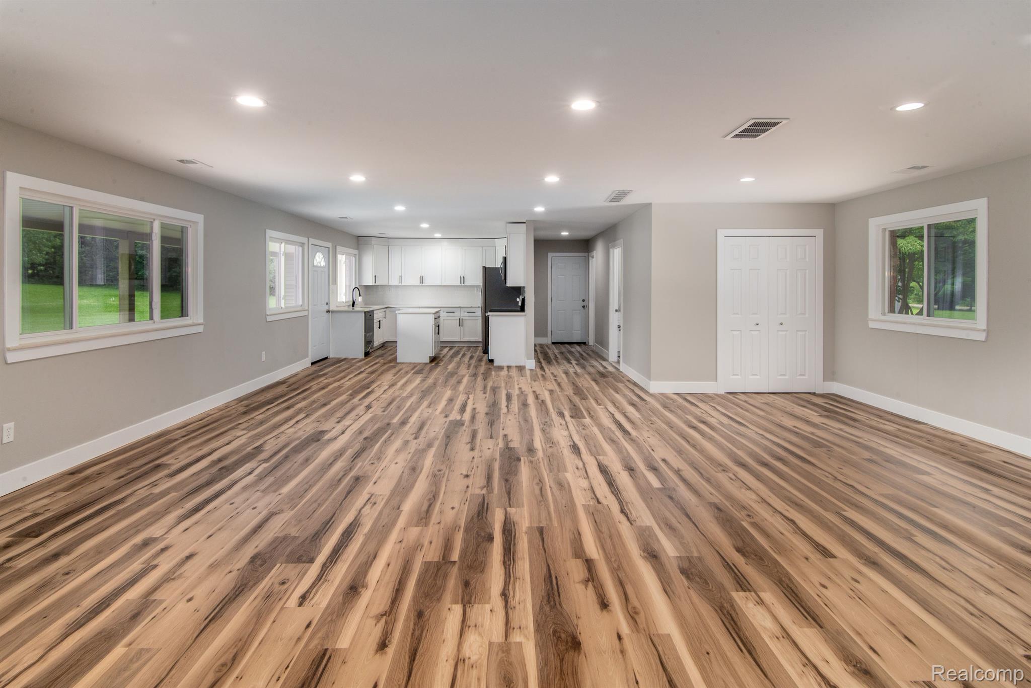 5310 Mack Road Howell, MI 48855 - Photo 12 of 30 Gallery Image 12