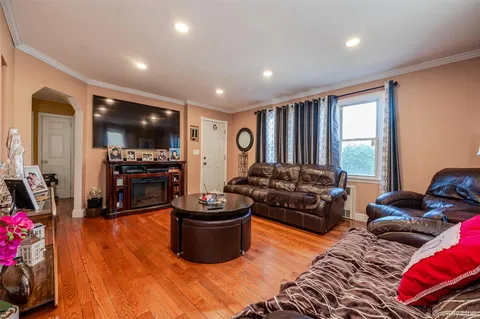 $1,050,000 | 126 Scranton Avenue, Lynbrook, NY 11563