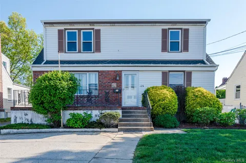 $1,050,000 | 126 Scranton Avenue, Lynbrook, NY 11563