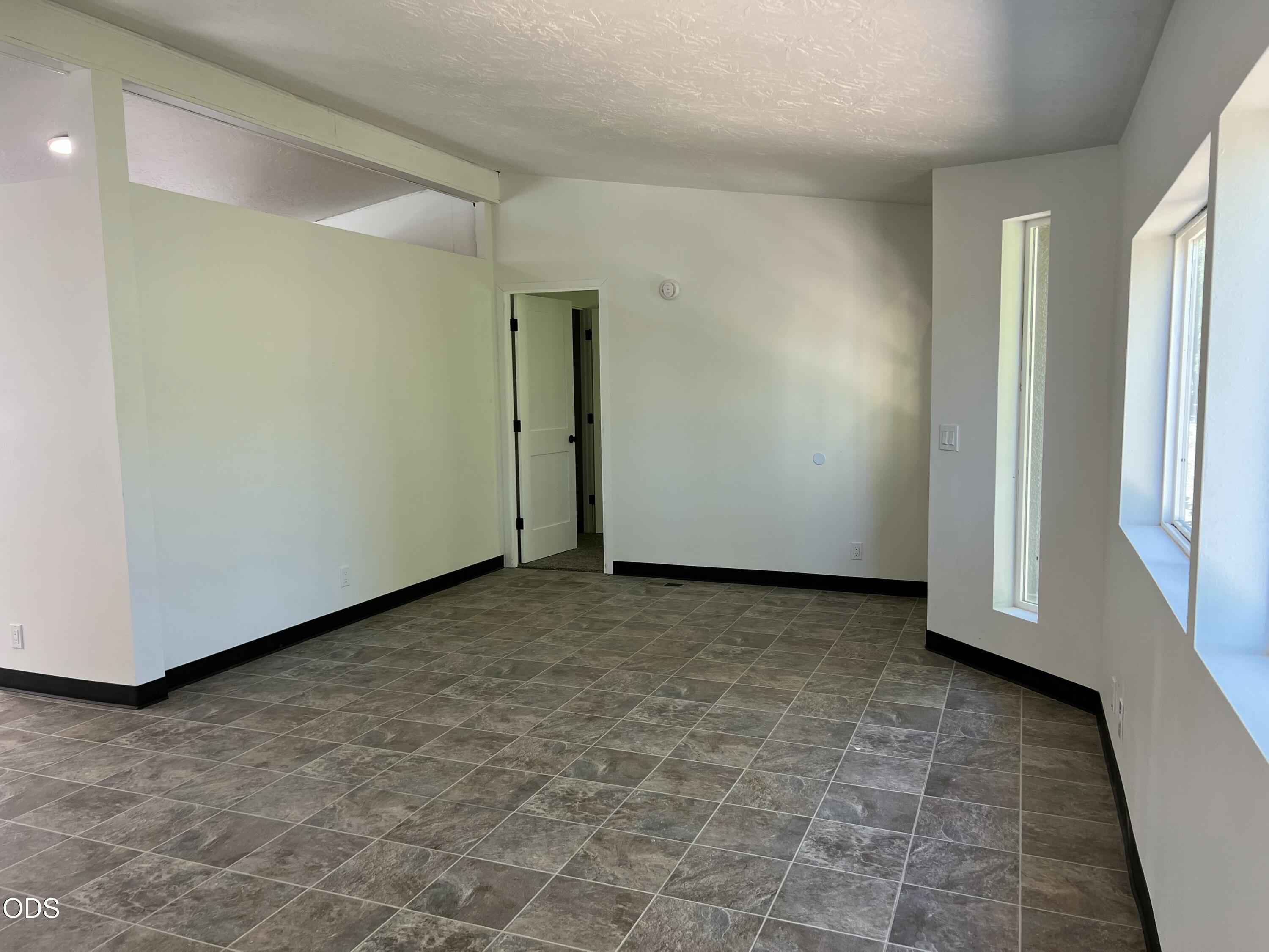 424 4th Street Metolius, OR 97741 - Photo 9 of 25