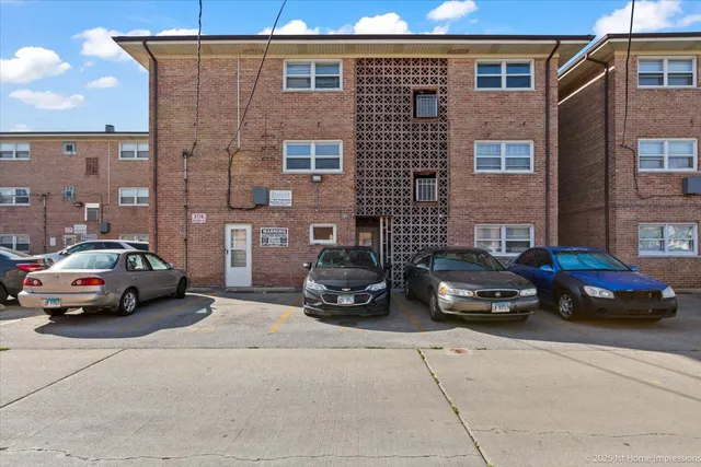 $77,000 | 3176 West Meadow Ln Drive, Unit 40, Merrionette Park, IL 60803