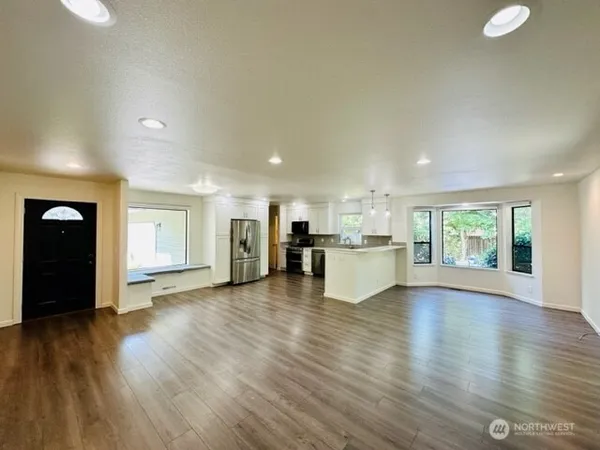 $3,600 | 14238 278th Avenue Northeast, Duvall, WA 98019