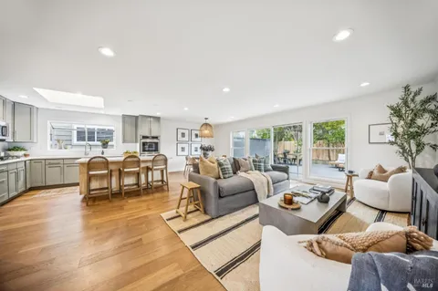 $1,650,000 | 37 Spindrift Passage, Corte Madera, CA 94925