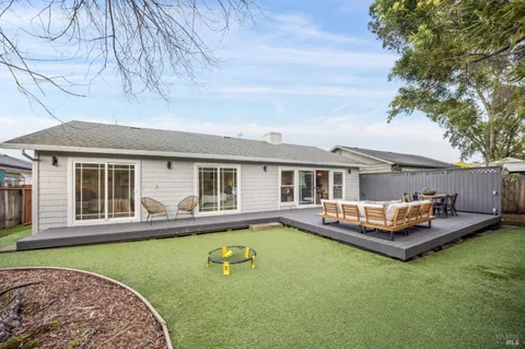 $1,650,000 | 37 Spindrift Passage, Corte Madera, CA 94925