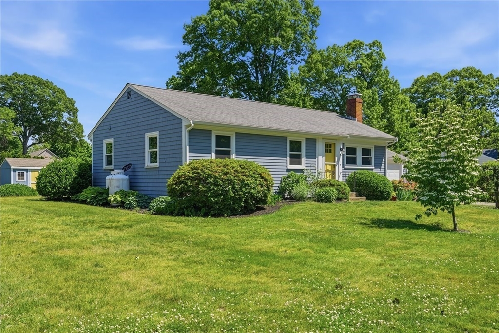 6 Jackson Road Scituate, MA 02066 - Photo 3 of 38