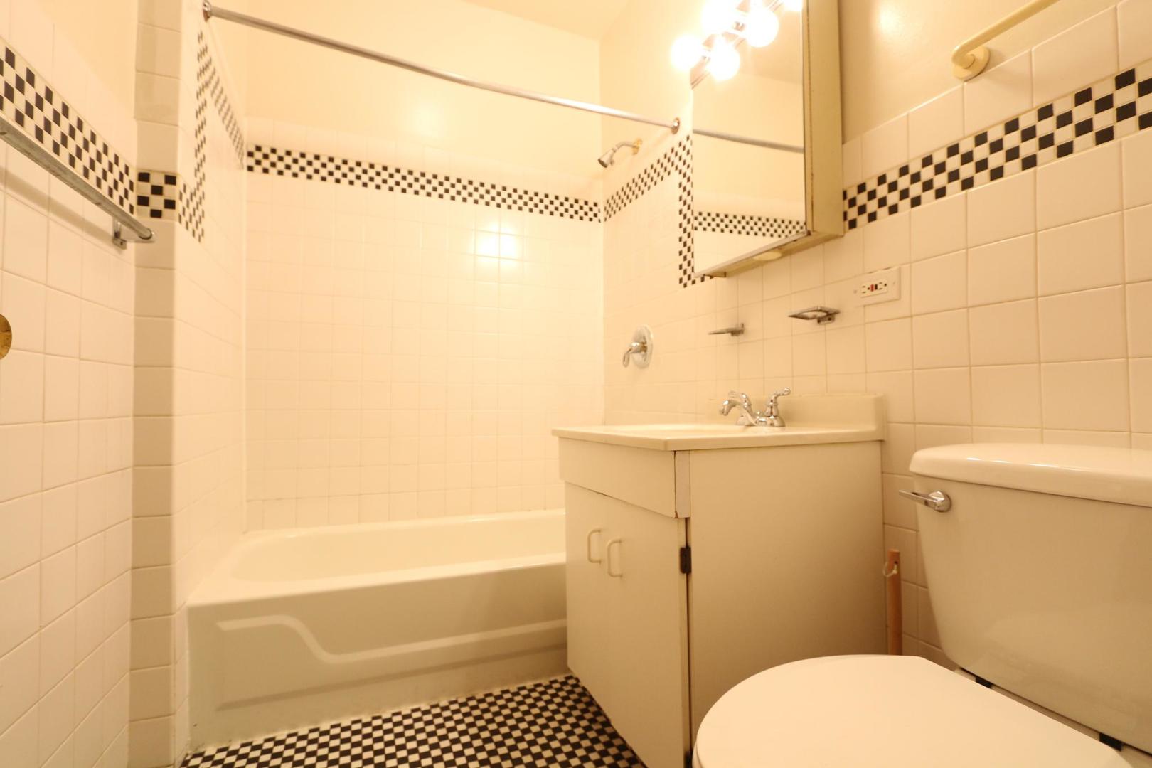 1355 West Taylor Street, Unit 2R Chicago, IL 60607 - Photo 16 of 17