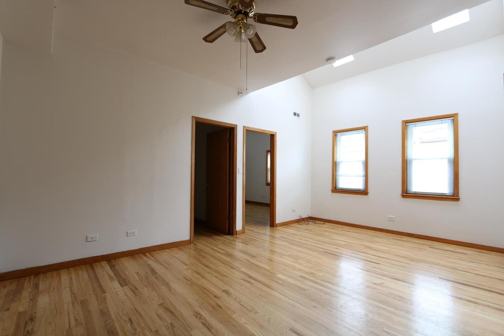 1355 West Taylor Street, Unit 2R Chicago, IL 60607 - Photo 4 of 17