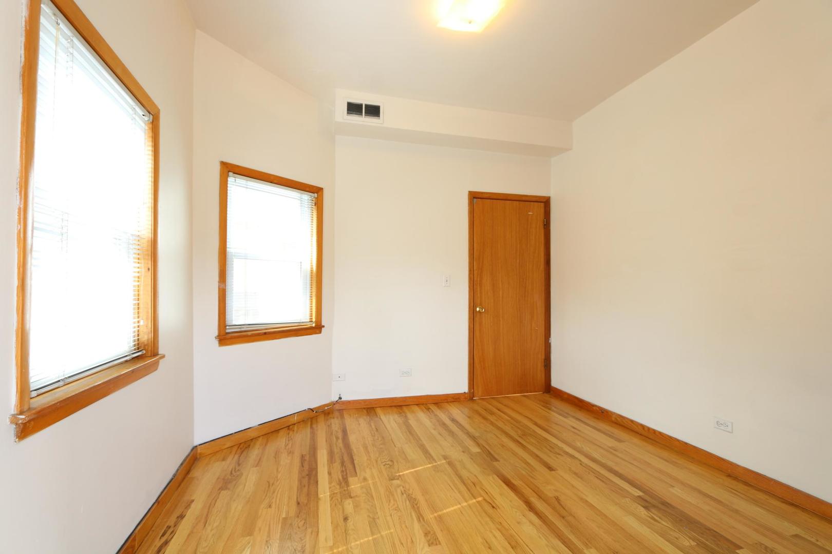 1355 West Taylor Street, Unit 2R Chicago, IL 60607 - Photo 10 of 17