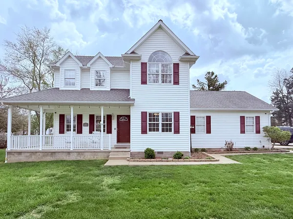 $265,000 | 312 Cherokee Drive, Harrisburg, IL 62946