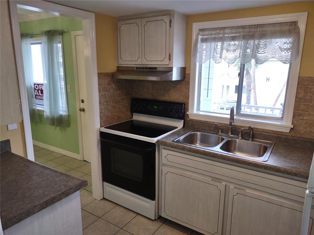 1566 Pleasant Road, Unit J24 Bradenton, FL 34207 - Photo 2 of 14