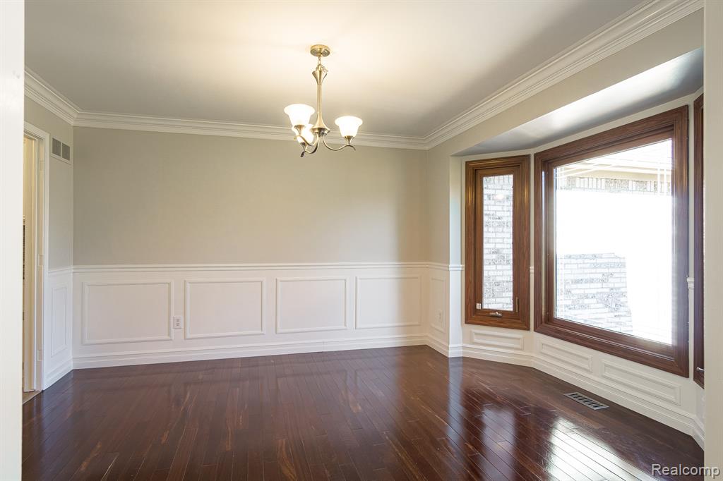 733 Timberline Drive Rochester Hills, MI 48309 - Photo 15 of 62